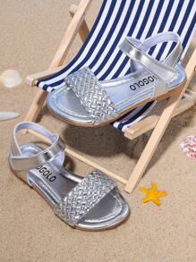Ein Paar Kinder-Sommerschuhe aus Geflecht, geeignet für Jungen und Mädchen, flache Sandalen für Strand, Zuhause und Reisen, ein Stil den alle Kinder mögen