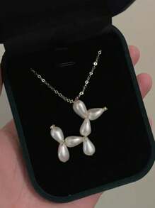 1pc Faux Pearl Puppy Pendant Necklace, Fashionable Copper Gold Color, Suitable For Daily Wear, Parties, Gatherings, Sister's Birthday Gift