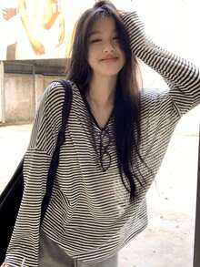 条纹韩版长袖休闲宽松圆领上衣，夏季防紫外线衬衫，随意剪裁 - 黑與白 - 查看 1