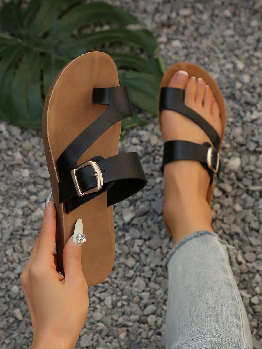 1 双纯色优雅波西米亚 PU 皮革搭扣平底凉鞋，舒适柔软露趾一脚蹬，适合海滩、婚礼、派对、居家、办公室、所有季节