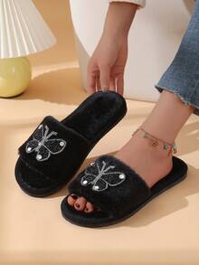 女士优雅黑色毛绒拖鞋，带闪亮蝴蝶装饰 - 易穿脱的室内家居鞋，柔软面料适合所有季节，耐磨防滑家用拖鞋 - 黑色 - 查看 4