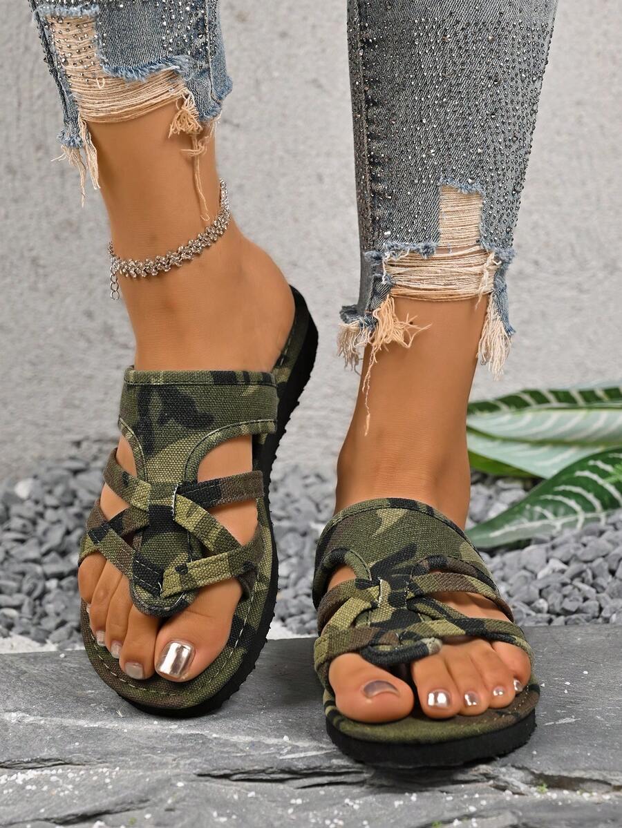 新款平底凉鞋，时尚夹式军绿色拖鞋，防滑沙滩凉鞋，百搭轻便透气拖鞋 - 軍綠色 - 查看 1