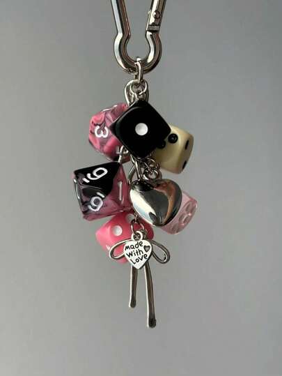 1个男女通用时尚幸运骰子钥匙扣，新款时尚多面骰子手机壳、包包、汽车钥匙配件，汽车饰品包包挂饰，校园可爱哥特Y2K包包挂饰，汽车饰品，送给老师、朋友、姐妹的礼物创意