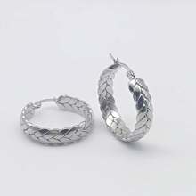 A Pair Of Popular Wheat Ear C-Shaped Stainless Steel Earrings Suitable For Ladies To Wear To The Party.