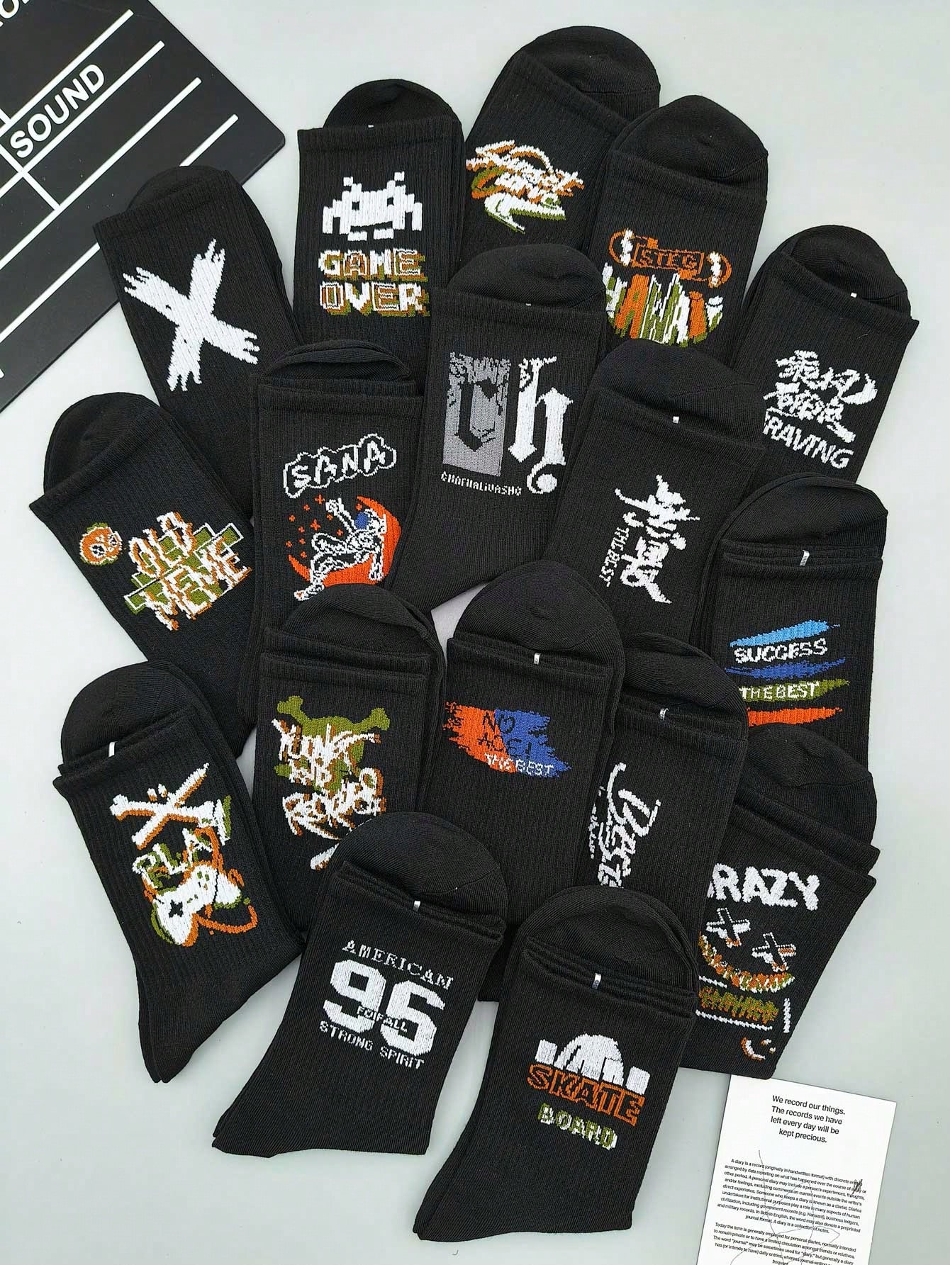 1/5/10 أزواج جوارب رجالية عشوائية بتصميمات الغرافي...