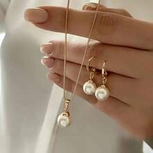 New Style Pearl Earrings And Necklace For Women