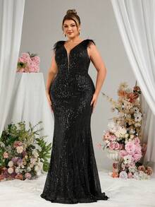 Elisanya فستان خاص بالحجوم الكبيرة ذو قصة ذيل الحورية مع أرداف منسدلة، رقبة عميقة على شكل V, ظهر مكشوف، مزين بالريش والترتر،مناسب للحفلات والسهرات الرسمية والحفلات الزفاف