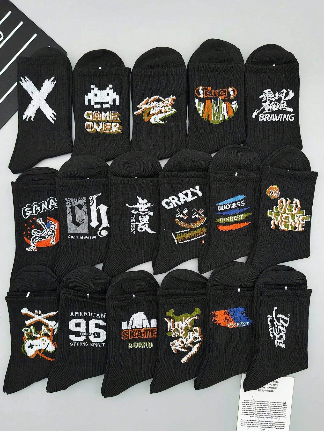 1/5/10 أزواج جوارب رجالية عشوائية بتصميمات الغرافي...