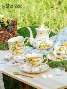 Set de cești și farfurioare vintage la modă, decorate cu pădure și lămâie, pictate manual cu ornamente aurii pe marginea ceștii, mâner și marginea farfurioarei; ceainic ceramic retro de înaltă calitate; disponibil în modele de lămâie, fluturi și insecte multicolore și florale, emanând o atmosferă sofisticată și elegantă.