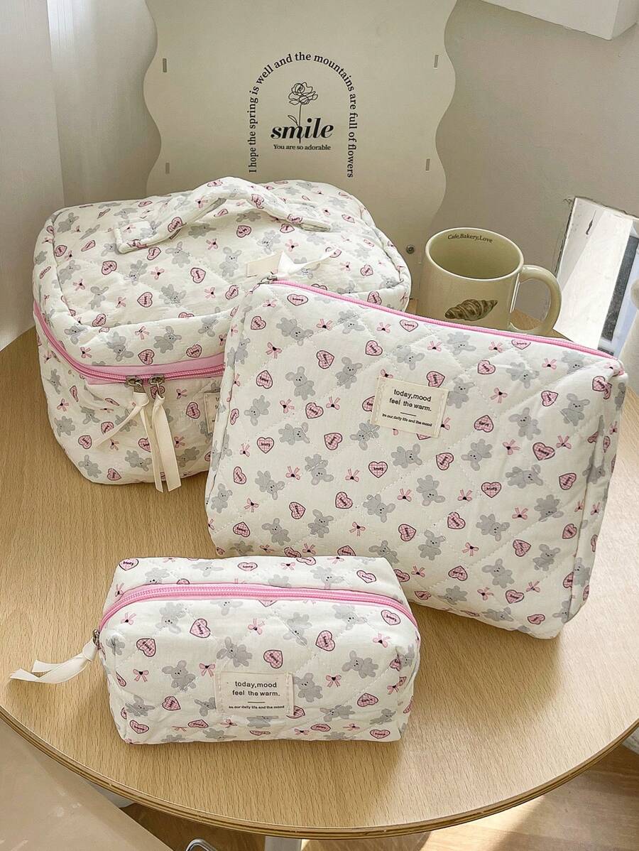 1buc/set Geantă de machiaj cu imprimeu drăguț Bunny&Bow Geantă cosmetică Geantă pentru machiaj Geantă pentru machiaj Organizator cosmetică Husă pentru machiaj Geantă pentru machiaj Geantă pentru îngrijirea pielii Fermoar Geantă de depozitare multifuncțională pentru îngrijirea pielii, cosmetice, perie, cremă de mâini, ruj, ulei de buze, monedă, articole mobile de machiaj, set de bijuterii, set de bijuterii Essentials Cruise Essentials Dorm Essentials Cadouri pentru prieteni Cadouri pentru profesori Cadouri pentru ziua de nastere Cadouri pentru domnisoara de onoare Cadouri pentru mama