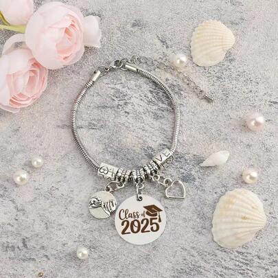 1 件不锈钢手链，2025 年毕业典礼百搭配饰，时尚吊坠手链，适合送给同学的毕业礼物，男女通用