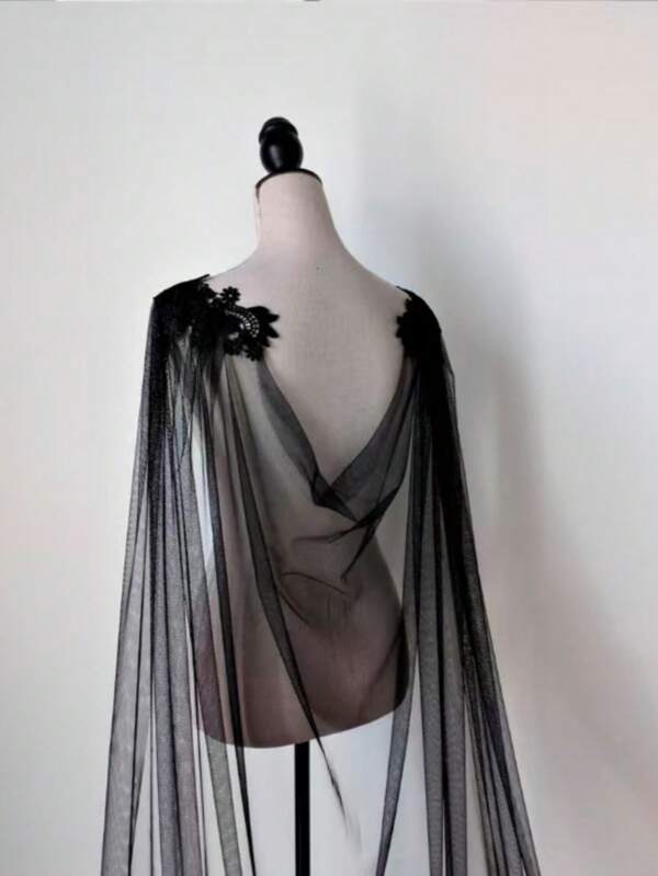 1pc Lightweight Sheer Sequin Brooch Fastened Shoulder Wedding Cape, Suitable For Halloween, Easter Costume
