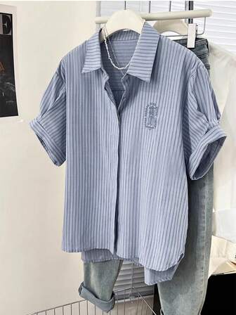 条纹刺绣前扣休闲短袖衬衫