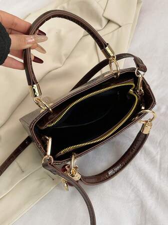 Tygväska för kvinnor med stor kapacitet, körsbärshänge, justerbar axelrem för crossbody eller axel, elegant kaffefärg