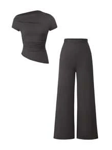 Conjunto de top asimétrico con cuello oblicuo drapeado y pantalones largos fluidos de unicolor para mujer