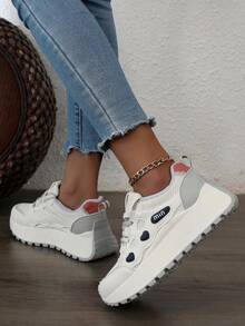 新款女士户外运动休闲鞋，厚底，防滑，轻便，透气，时尚，百搭