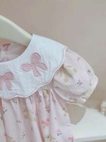 Vestido elegante para meninas com gola redonda bordada e laço, estampa de coelho e floral, estilo moderno, adequado para atividades ao ar livre, festivais, festas, primavera/verão