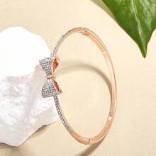 Personalized Fashionable Bow-Shaped With Shinny Stone Bangle Bracelet Jewelry Girls Accessory With Happy Design And Simplicity Gift For Party Friend Gift