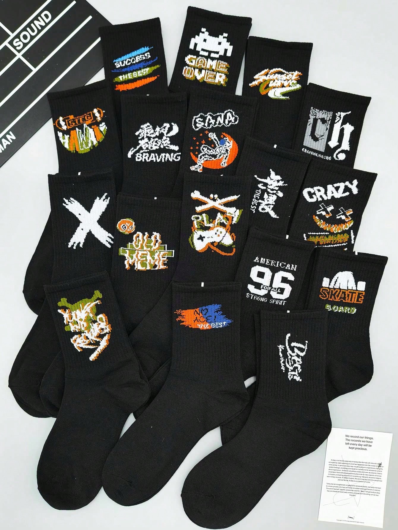 1/5/10 أزواج جوارب رجالية عشوائية بتصميمات الغرافي...