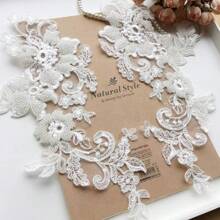 1 Pair Delicate White Embroidered Pearl Flower Cloth Patch, 15.5 * 30 Cm, Decoration For Wedding Dress And Evening Gown