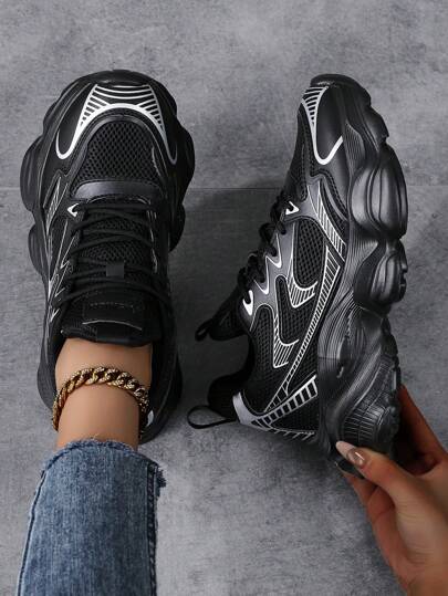 Nouvelles Baskets à semelle épaisse et plateforme cachée pour femmes 2025. Chaussures de sport casual de style universitaire, chaussures de course respirantes en maille. Équipées de semelles intérieures EVA de 3 cm d'épaisseur et de semelles extérieures EVA résistantes à l'usure et antidérapantes, avec un design casual et augmentant la taille.