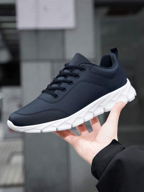 Men's Sports Shoes Fashionable PU Upper Soft Fitness Training Shoes