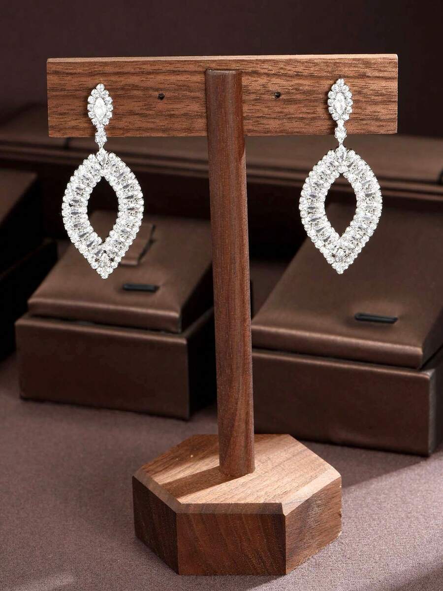 1 Pair Dazzling Cubic Zirconia Geometric Design Stud Earrings, Suitable For Women Engagement Wear - Silver - View 1