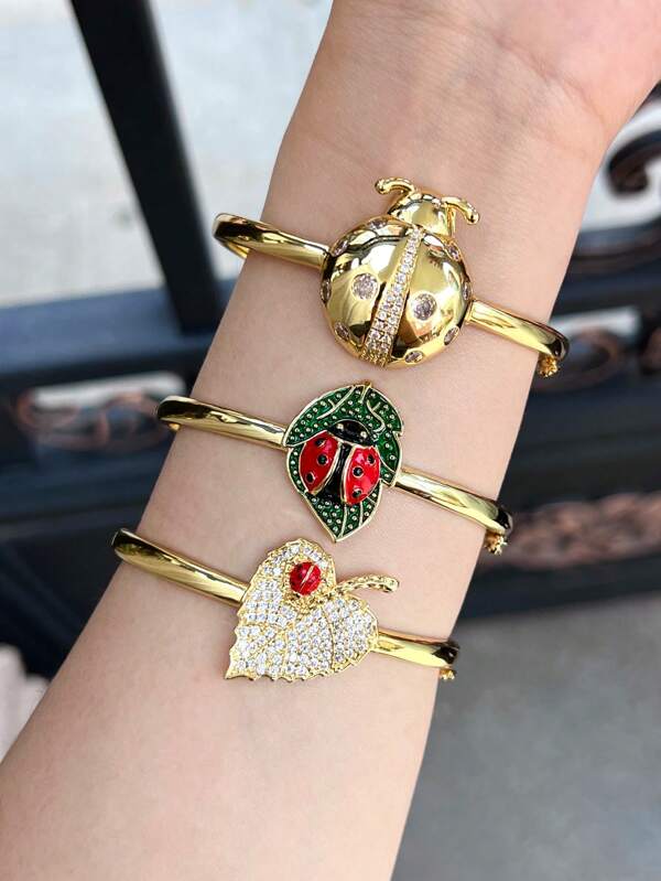 1pc Fashionable Rhinestone Ladybug Leaf Design 18K Gold Plated Copper Bangle Bracelet, Non-Fading Suitable For Women Daily And Party Wear