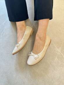 Solid Color Elegant Cute Bow Flat Shoes - Beige - View 2