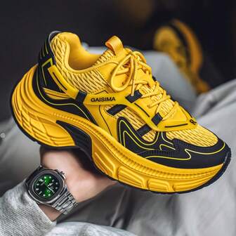 全新设计的男士低帮休闲时尚运动鞋，厚底中帮运动鞋，撞色设计，适合户外旅行