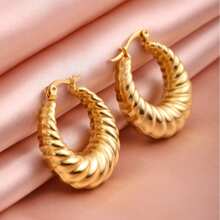 1 Pair Minimalist Stainless Steel Hoop Earrings, Women's Ins-Style Gold Metal Round Earrings, Vintage Girl Party Jewelry Gift, Asymmetric Twisted Circle Accessories, Wholesale - Yellow Gold - View 3