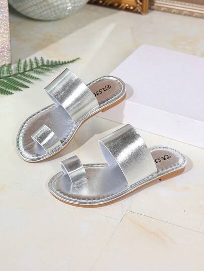 2025新款夏季儿童平底套趾凉拖鞋舒适时尚户外穿沙滩小众夹趾女童拖鞋