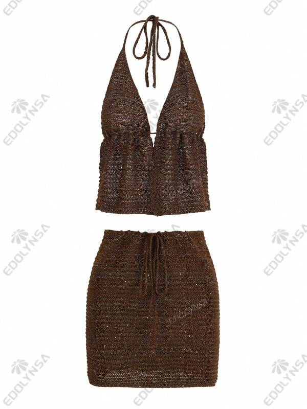 Ensemble 2 pièces sexy avec top sans manches à lacets et mini-jupe. Tenue pour femmes pour l'été, les vacances et les fêtes
