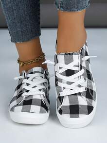 1 Paar Damen Mode Zweifarbig Karogemuster leichte Sneaker, geeignet für den Außenbereich in jeder Jahreszeit, große Größen - Schwarz und Weiss - Übersicht 3