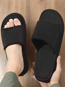 Fashionable New Casual Striped Slip On Men's Black Slippers, EVA Material Thick Sole, Comfortable Anti-Slip Anti-Odor Quick-Drying, Suitable For Indoor, Outdoor, Beach, Couple Style (Recommend Ordering One Size Up For Better Fit)
