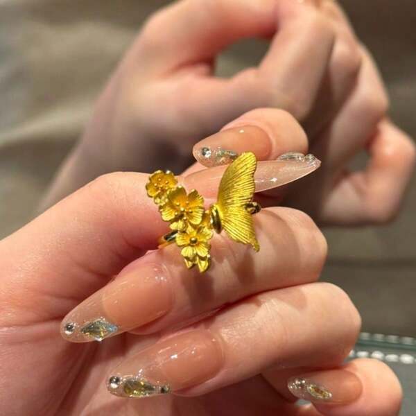 1pc Ancient Fashion Retro Heavy Industry Brushed Butterfly Flower Asymmetrical Ring Woman