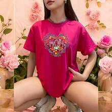 Playera "MOM" con Palabras de Amor – Regalo Perfecto para Mamá este 10 de Mayo - Rosa Fucsia - Ver 2
