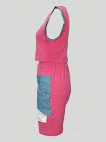 Completo estivo composto da top a maniche corte con patchwork e pantaloncini con tasche laterali in patchwork con vita alta