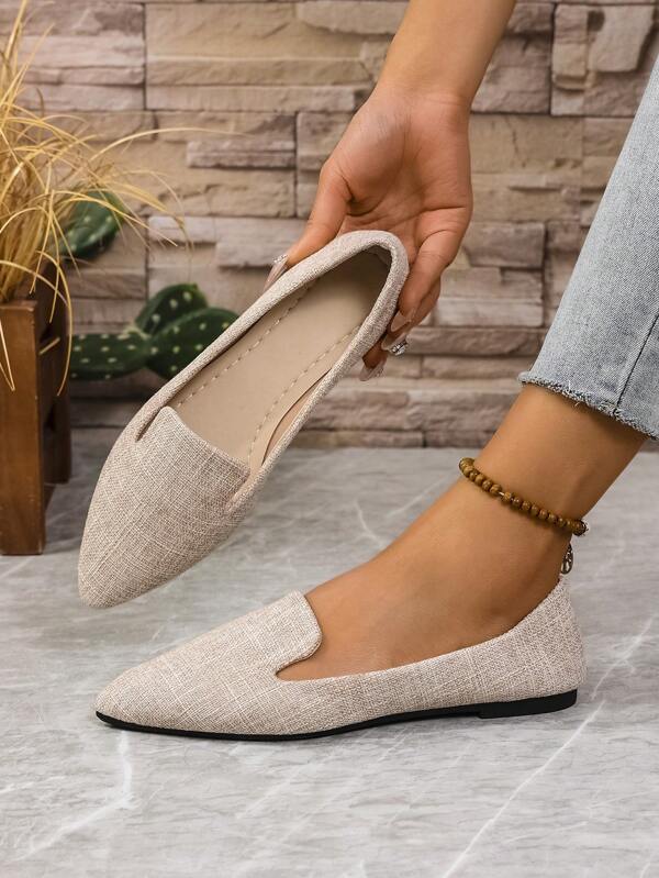 Women's Breathable Hollow Out Casual Flat Loafers, Comfortable Slip-On Style, Suitable For Spring, Summer, Fall. Oversized 35-45 EU Size, Asymmetrical Pattern, Fabric May Vary Slightly In Color. Recommend Sizing Up 1 Size For Wide Or Swollen Feet.