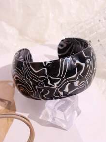 1 pieza Brazalete de resina con forma de C, de rayas retro y diseño geométrico grueso, con bloque de color en blanco y marrón a rayas, adecuado para vacaciones, otoño/invierno y uso diario