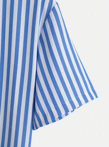 Conjunto casual de 2 piezas para hombre: camisa de manga corta con cuello de rayas y diseño de 7 botones, junto con shorts de tela suave de unicolor