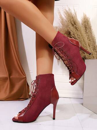 秋冬女装时尚性感舞蹈高跟鞋红色高跟鞋，个性化镂空露趾系带设计，休闲日常穿着