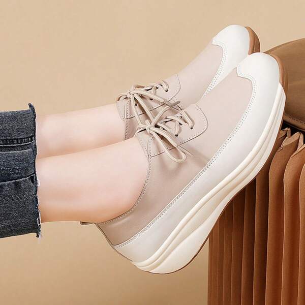 Nuevos zapatos para mamá de suela gruesa y de media edad, todo terreno, de piel de PU con cordones. Zapatos casuales transpirables de suela blanda con slip-on para mujeres de talla grande.