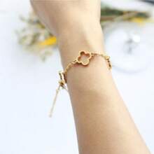 1 pieza Pulsera de acero inoxidable minimalista con flor de cuatro hojas hueca, adecuada para uso diario o fiesta de las mujeres, gran regalo para el Día de la Madre