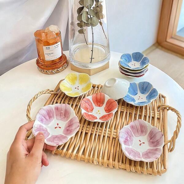 4pcs Ceramic Flower Petal Jewelry Dish,3.5 Inches Porcelain Ring Trinket Tray Jewelry Organiser, Room Decor Home Bedroom Office Decor Plate,Pink,Purple,Blue,Yellow,Home Use Multipurpose Food Tray,To Family And Friends,Wedding Graduation Season, Birthday Party Gifts