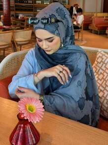 1 pezzo Hijab di moda bohémien da donna con stampa marmorizzata blu navy, velo casual da strada per uso quotidiano, fascia per capelli autunnale