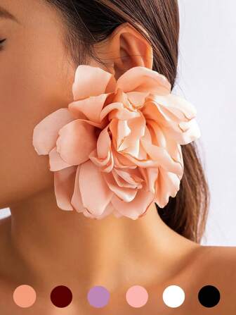 一对夸张面料花朵设计耳环，时尚女士海滩度假风格