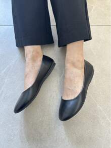 Versatile Minimalist Classic Elegant Fashion Flat Shoes - Black - View 4