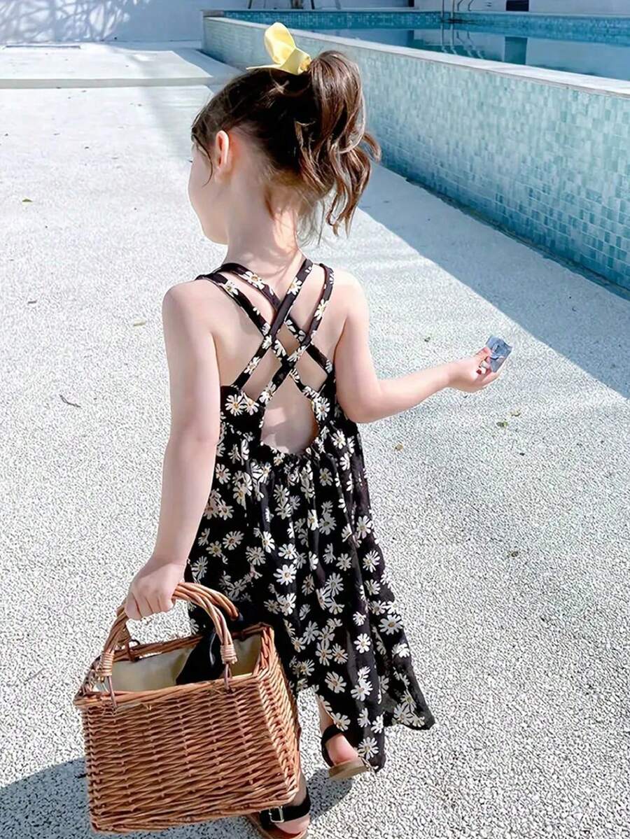 夏季新款女童装优雅黑色雏菊碎花连衣裙时尚度假休闲出游沙滩裙无袖吊带公主裙 - 黑色 - 查看 1