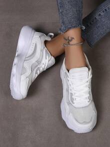 Women's White Fashion Minimalist Sports Shoes, Thick Sole Lightweight & Comfortable Outdoor Casual Lace-Up Low-Top Breathable Running Shoes